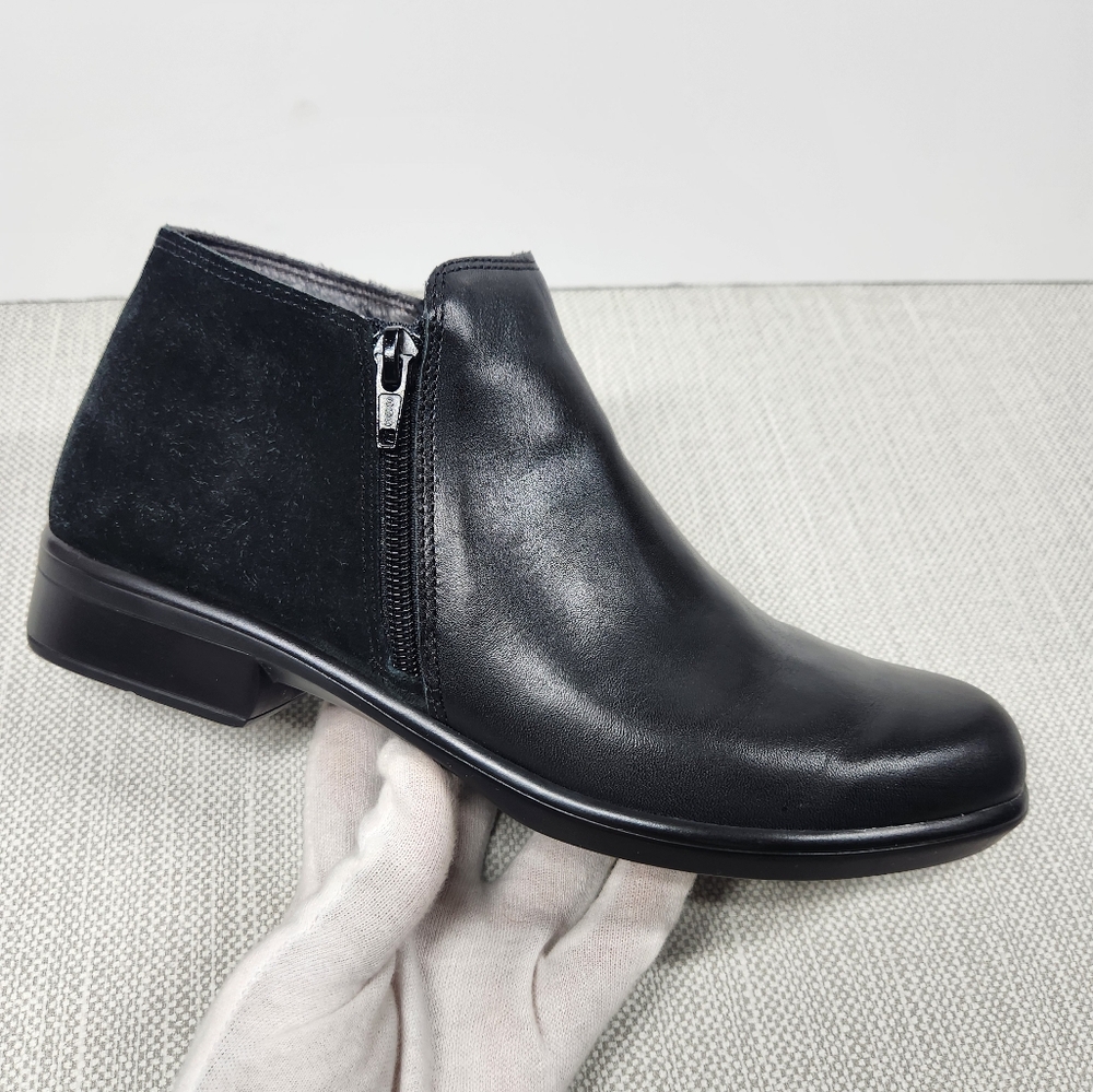 Naot Helm Size 8 Black Ankle Boot Leather Suede Side Zip Bootie Comfort EU 39